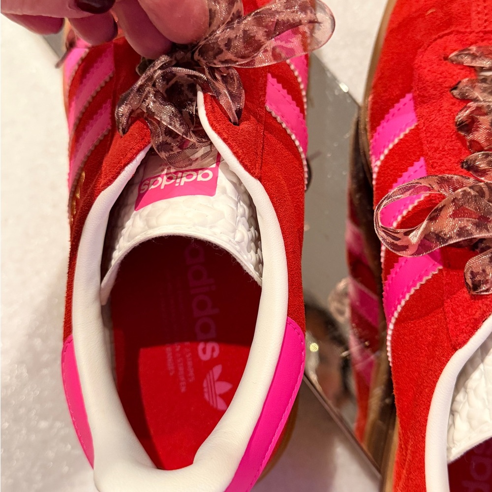 Adidas Red Suede Sneakers Pink Stripes Gum Sole Women’s 9.5 Gazelle - Picture 8 of 9